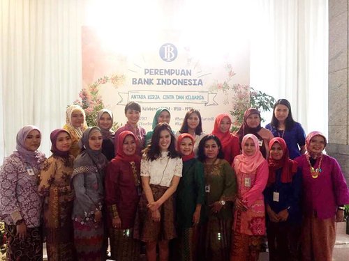Thankyou, wanita-wanita tangguh Bank Indonesia yang sudah berpartisipasi di Beauty Class hari ini. Semoga bisa mendapatkan pelajaran yang berharga dan berguna, ya ☺ Happy to share it with you dan Selamat Hari Kartini!!