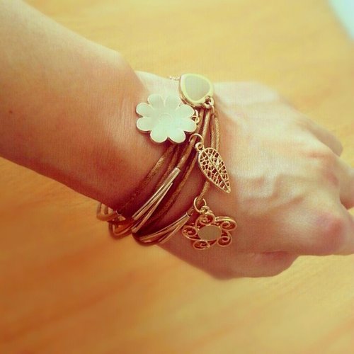 Love these string bracelet with the goldie charms