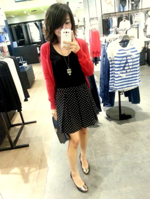 Casual friday with pleated polkadot skirt