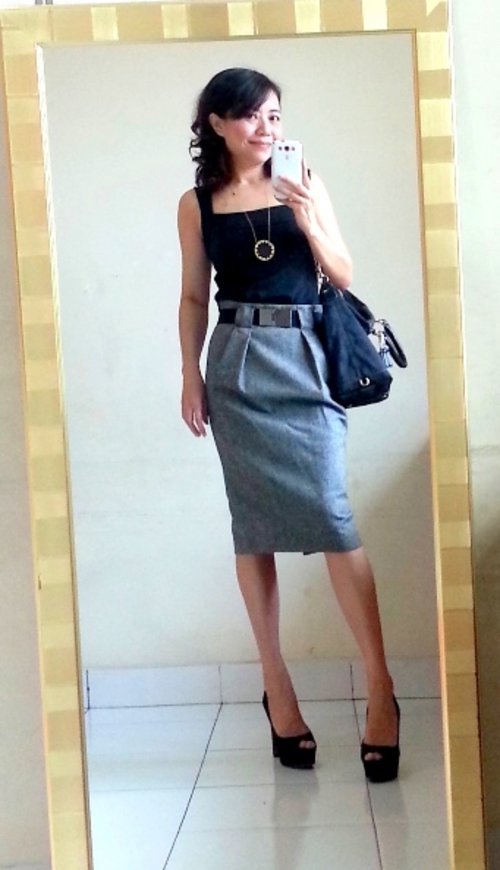 Love the Zara pencil skirt, it's really create a pencil look :)