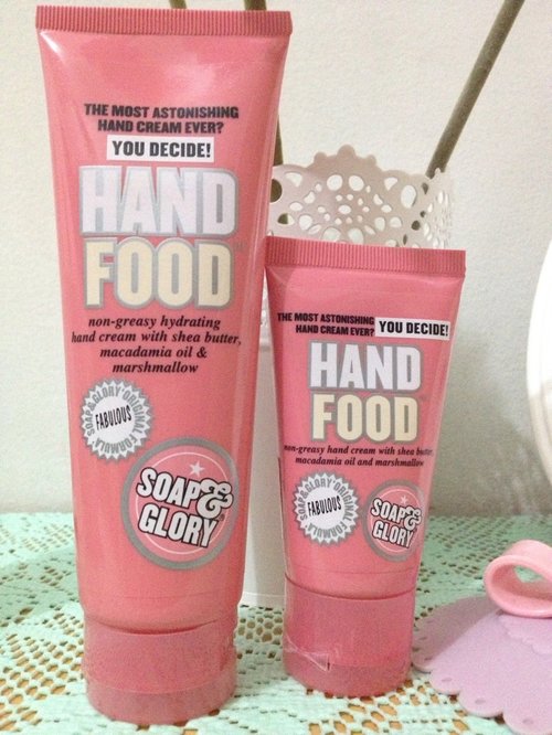 My new HG Hand cream i guess. Smells soooo good!