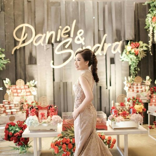 Last week, engagement makeup for @sendraaaaaa

Makeup by @shelleymuc @shelleyssebastian
HairDo by @nandazaenal

#makeup #beauty #shelleymuc #surabaya #makeupartist #mua #shelleymakeupcreation #beforeafter #clozetteID #makeover #muasurabaya #muaindonesia #hairdo #soft #softmakeup #beautifulgirl #softsmokey #glammakeup #glamourmakeup #makeupartistsurabaya #surabayamakeupartist #correctivemakeup #monolid #monolidmakeup #bride #bridal #bridalmakeup #weddingmakeup #engagement #engagementmakeup