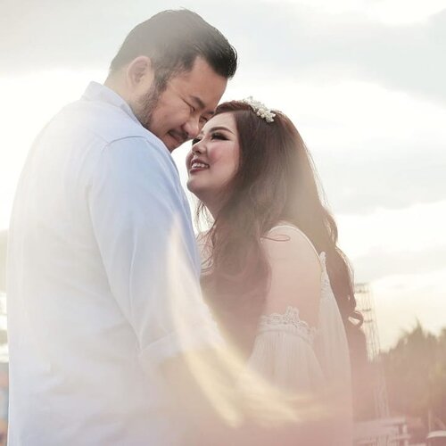 TEASER Prewedding of @ryus87 & @shirleylumielle Makeup by @shelleymuc @shelleyssebastianCaptured by @tjhangsharon + @stevanus_j#makeup #beauty #shelleymuc #surabaya #makeupartist #mua #shelleymakeupcreation #beforeafter #clozetteID #makeover #muasurabaya #muaindonesia #hairdo #soft #softmakeup #beautifulgirl #softsmokey #glammakeup #glamourmakeup #makeupartistsurabaya #surabayamakeupartist #correctivemakeup #monolid #monolidmakeup  #bridalmakeup #weddingmakeup #engagement #engagementmakeup