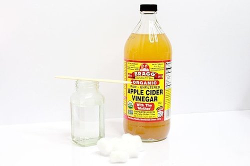 "My first experience with apple cider vinegar on my skin was rather scary. I applied it straight, undiluted, and I quickly developed a chemical burn. Later, I learned that apple cider vinegar should always be properly diluted with water. My following experience was much more successful, and I was then able to appreciate its benefits. Here’s a quick, easy, and inexpensive recipe to try!"_By Lilly Wallace_Put 2 parts apple cider vinegar (ACV) and 4 parts filtered water in the jar |Mix well |Wet your cotton ball with the mixture and apply it to cleansed skin avoiding the eye area.Read more : http://www.ehow.com/ehow-style/blog/diy-all-natural-toner/