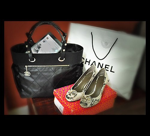 December purchased.. Chanel Paris Biarritz Large with Side Pocket, Tory Burch Sally Wedges snake skin printed and Ipad Mini Cell 32GB+wifi

Thanks to Ade and Dety *kiss*