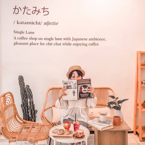 Lagi di Jepang? Engga, di Malang aja; di @katamichi.coffee.Buat yang kangen dan pengen dapat Japan vibes, terutama buat para fan Studio Ghibli, pasti akan betah deh lama-lama di sini. Salut banget buat dekor dan perabotnya yang super detailed dan aesthetic. Kopi nya pun enak banget dan santai banget di kantong; belum lagi snacks nya juga cute!Di sini pun juga jual merchandise serta gelas dan pot keramik, aku sempat borong banyak and wud love to come back to buy some more 🤗Buat kalian yang pengen refreshing sejenak, boleh nih coba visit ke sini. Jangan kuatir, kebersihan nya terjaga banget; kita bisa ngafe dengan aman dan tenang.Sukses terus buat @katamichi.coffee! Special thanks to @carolinmalie , my bff + personal photographer hehehe 😘•••••••#clozetteid #minimalstyle #minimalstreetstyle #theparisguru #lookdujour #styleblogger #aliasmae #makersgonnamake #visualgang #stylehunter #streetstyleluxe #mybeigelife #verilymoment #littlestoriesofmylife #classicstyle #neutrals #momentsofmine #goopgo