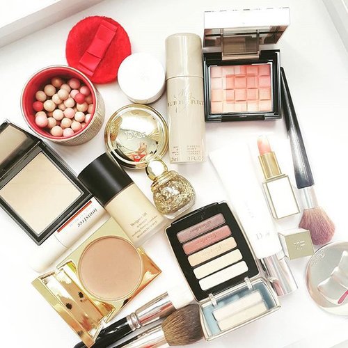 "The most beautiful makeup of a woman is passion. But cosmetics are easier to buy." -Yves Saint-Laurent
#clozetteid #fdbeauty #makeup #makeupmadness #makeupmess #guerlain #diorbeauty #shiseido #tomfordcosmetics #armanibeauty #potd #motd #fotd