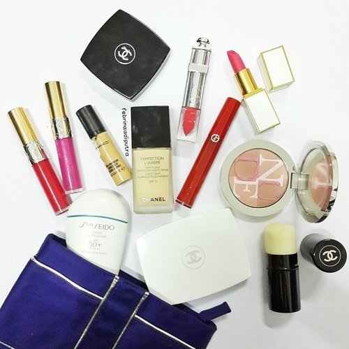 What i possibly bring on vacay. Sunscreen is the most important thing!Cannot decide which lipstick i'm gonna bring, too many recent favorites #girlsproblem#makeup #makeuptalk #clozetteid #weheartit #Chanel #Dior #YSL #GiorgioArmani #Tomford