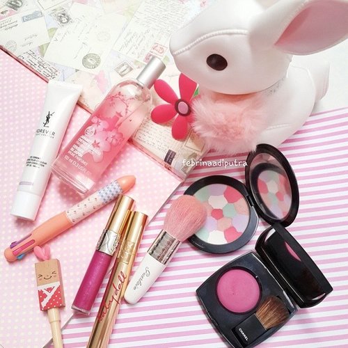 Bunny love.#motd #potd #FOTD #clozetteid #fdbeauty #weheartit #makeup #makeuptoday #makeupmania #makeupmafia #makeupporn #makeupjunkie #makeupaddict #beaytyjunkie #beauty #igbeauty #igers #instadaily #femaledaily #pink #chanel #chanelbeauty #YSL #Guerlain