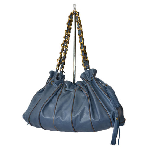 Lamb skin bag with zipper and chain, in navy