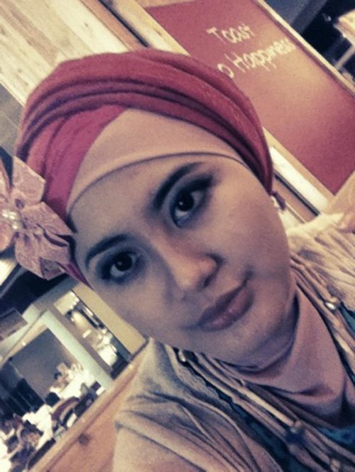 Turban is one of my favorite style. I wore this with Dian Pelangi long shawl. 