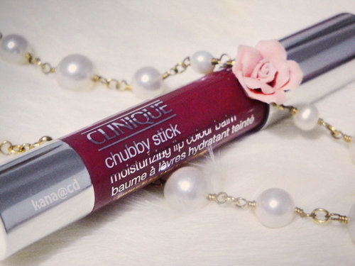 Chubby Stick by Clinique. Super-nourishing balm is loaded with mango and shea butters makes my lips soft and smooth. Love it <3