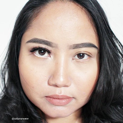 Mau tahu caranya agar mata terlihat lebih bulat dan besar dengan menggunakan #makeup?Baca di:http://femaledaily.com/blog/2017/05/15/mata-lebih-besar-cara/.#clozetteid #fdbeauty #eyemakeup #beautytalk #TipsDikArum #beautytips