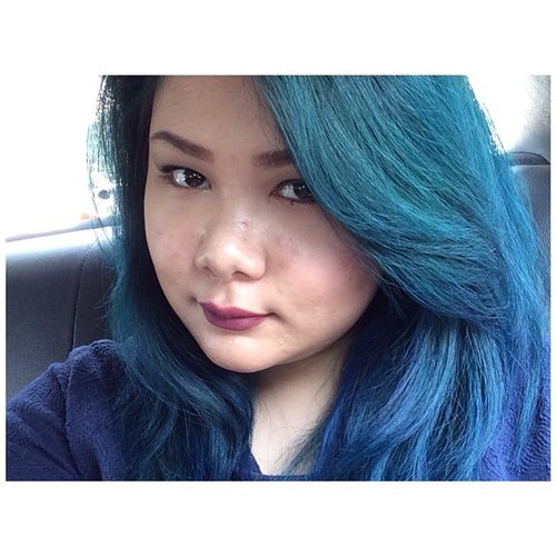 Beautiful mistake :p. #hotd #bluehair #turquoisehair #colorhair #manichair #bluehairdontcare #ombree #dpecialhaircolor #THAReview #girls #selca #selfie #potd #fotd #boldlips #fdbeauty #clozetteid