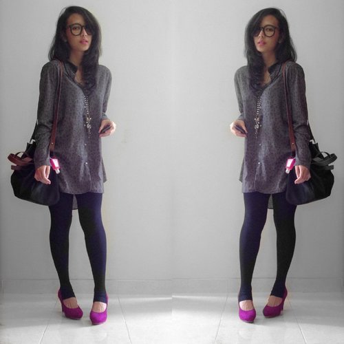 Loose shirt legging and purple shoes