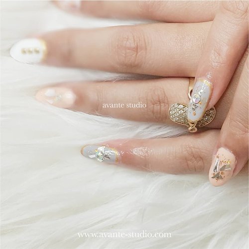 Enjoying nail art again... This one is made by our team for our client at @avantestudio .
.
.
.
#nail #nailart #potd #picoftheday #beauty #beautyblogger #nailartindo #beautybloggerindonesia #indonesiabeautyblogger #bloggerperempuan #clozetteid #clozette #clozetter #fdbeauty #femaledaily #bloggerindo #vloggerindonesia #beautyvlogger #beautyjunkie #beautyenthusiast #notd #like #like4like #likeforlike #nailjunkie #nailartjakarta #nailartbekasi #nailartist #manicurist