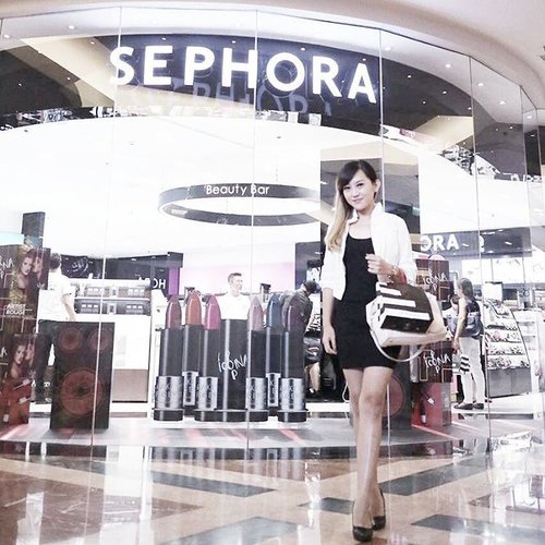 Congratulation on your 8th store @sephoraidn at Mal Taman Anggrek Jakarta
Keep growing dan menjamur dimana2 😉😉
Sukses teruuusss 😍😍😍😍 📷 @gabriellamadhea makasi cantiiik potonyah 😚
.
.
.
.
.

#beauty #sephora #sephoraidn #pwaindonesia #sephoraidnmta #sephoraidnbeautyinfluencer #beauty #beautyblogger #indonesiabeautyblogger #blogger #bblogger #bblog #beautyblog #fdbeauty #clozetteid #shopping #maltamananggrek #potd #ootd #fashion #style #fashionblog #fashionbloggers #picoftheday #instadaily #fotdibb
#haul #like #like4like #likeforlike