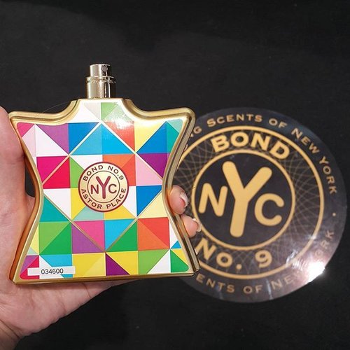 Ini kok lucu yaa ... Bond No.9 is now available exclusively at @sephoraidn Plaza Indonesia 
#bondno9xsephoraidn #bondno9 #sephora #sephoraidn #perfume  #nyc #newyork #beauty #beautyblogger #bblog #bblogger #indonesiabeautyblogger #beautybloggerindonesia #clozette #clozetteid #like #like4like #likeforlike