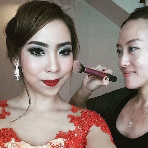 Latest glam makeup with @heldymarcellin at @avantestudio 
#makeup #mua #makeupartist #jakartamua #muajakarta #beauty #glammakeup #hudabeauty #smokyeyes #vegas_nay #mariammaquillage #wakeupandmakeup #kursusmakeupbekasi #clozette #clozetteid #beauty #indonesiabeautyblogger #beautyblogger #bblogger #beautybloggerindonesia #like #like4like