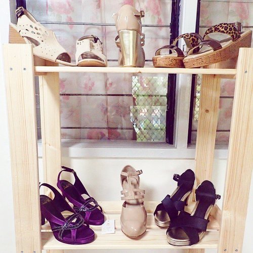 Ready to grab, Soon.. #shoes #sepatu  #shoescollection #shoescollector #jualsepatu #jualan #soto #lookbook #lookoftheday #lookbookindonesia #clozetteid #clozettedaily