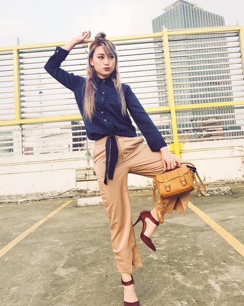 i always want to pose like a model and make a weird pose like this one haha.. yeah at least mission accomplished lah 👍🏻 .. thanks to @prianyogasaputra who captured this moment haha.. .
.
.
BTW im using all product from @berrybenkalabel : 
Top : Prenta Shirt Navy
Bottom : Potina Slip Pant Brown
Shoes : Luce Heels Maroon
Bag : Tsania Satchel Bag Brown
.
.
.
Discount alert, u can use my code hisafuxbb15 if u want to buy product from @berrybenka and @hijabenka (t&c applied)..
.
.
.
#bproject2017 #berrybenkalook #bprojectxbblabel #beautynesiamember #clozetteid #beautyblogger #fblogger #blogger #beauty #l4l #bblogger #styleblogger #ulzzang #fashionpeople #vscocam #beautyinfluencer #beautyenthusiast #youtuberindonesian #indonesianfemaleblogger #beautychannelid #ootd #makeupjunkie #블로거 #스트릿스타일 #샐가 #샐피 #패션모델 #뷰티 #bloggerceriaid #bbcelebstyle