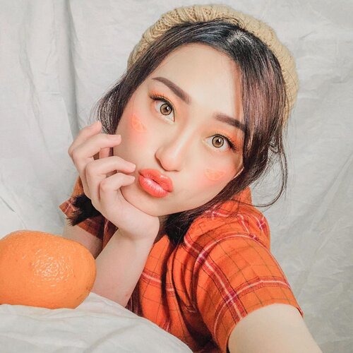 Biar tetep segar dan sehat, jangan lupa konsumsi Vitamin C setiap hari yaa... bukan campaign kok..
.
Pertama kali nya kayanya bikin art dimuka, (haha gak gt keliatan yak?? 😅) .. SUMPAH walaupun masih super amatir tp nagih loh...