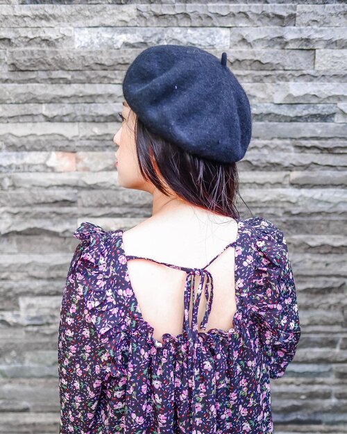 The only time you should ever look back, is to see how far you've come.. ..Sekali2 post poto punggung gpp yaa.. sebenernya mau pamer detail bagian belakang mini floral dress dr @pomelofashion yg bikin gemes.. depannya kaya apa?? udah pernah di post kok scroll ajah.. ..And HAPPY FRIYAY semuaa..........#friyay #friyayvibes #ootdindo #ootdpost #hisafudressup #lookbookindonesia #neverlookback #beauty #clozetteid #pomelosquad #whatiwore #indofashionpeople #quoteoftheday #tgif #fridaymood #뷰티그램 #뷰티스타그램