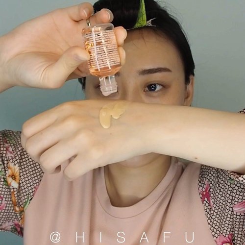 Hack to achieve No Crack, No Patchy Foundation for Dry Skin .. i always using a couple drops of @biooilindonesia .. Its really help.. it can be used as a based too.. .
.
Product: 💚 @esteelauderid Double Wear Foundation Bone 💚 @urbandecaycosmetics Color Correcting Fluid pink
💚 @thebalmid Mary Dew Manizer Liquid highlighter
💚 Excel Eyebrow Duo PD 02
💚 @jacquelle_official Tone Up Powder Pure
💚 @absolutenewyork_id strobing & shading
💚 @colourpopcosmetics cute af eyeshadow palette
💚 @lagirlindonesia gel eyeliner jet black 💚 @maybelline Total Temptation mascara Waterproof 💚 @mizzucosmetics blush me up scarlet bloom 💚 @getthelookid Loreal Color Richie 202 & 286 .
.
.
.
.
#makeup #beauty
@tampilcantik @ragam_kecantikan #tampilcantik #ragamkecantikan #clozetteid  #메익업 #뷰티 #인스타그램 #hisafututorial #아이스 #아이섀도우 #motd #koreanmakeup