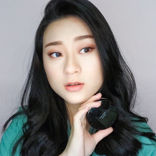 Ultra Glow Cushion from @itsskin_official_id .. pengen tau performa nya? cek video nya juga ya.. .
.
.
.
.
.
.

#makeup #cushion #reviewcushion #koreanmakeup #koreamakeup #undiscovered_muas #clozetteid #아이섀도우 #메이크업 #메이크업그램 #뷰티스타그램 #뷰티그램 #beauty #reviewmakeup #itsskin #glowskin #flawlessskin