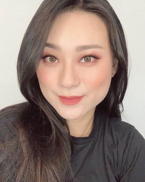 Ketika masih hamil.. #throwback .. sekarang masih buluk.. pengen bikin giveaway iseng2 deh.. .
.
Caranya gampang banget:
⭐️ so pasti followers setiaku
⭐️ aktif di ig aku, boleh spam like or comment
⭐️ share di story kalian soal giveaway ini
⭐️ comment dibawah km mau hadiah yang mana? A, B atau C , kasih hashtag #giveawayabchisafu lalu tag 2 temen kalian untuk ikutan ⭐️ no IG abal2, no ig giveaway dll
⭐️ ONGKIR ditanggung pemenang ya.. .
.
.
close tgl 30 nov ya.. hadiahnya random (new and preloved) GOOD LUCK and Happy Sunday.. .
.
.
.
.
.
.
.
#giveawayindo #giveawayindonesia #giveawaycontest #giveawaytime #clozetteid #selfie #beauty #makeup  #뷰티그램 #셀카그램 #셀피그램 #아이섀도우 #koreanmakeup #japanesemakeup #chinesemakeup #happysunday #sundayfunday #sunday