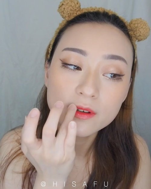 [MAKEUP TUTORIAL]Ini dia guys makeup tutorial dr foto yang bbrp waktu lalu aku sempet upload.. -Product use:~ @luxcrime_id Hydro Blur Finish primer~ @piccassokim Pro8 Booster Cream~ @bskin_id SS Cream~ Luxcrime Slim Triangle Precision Brow Pencil~ @getthelookid Loreal True Match Concealer~ @charis_indonesia Sun Kill~ @nacificofficial.id Juicy Mood Blusher #02~ @notecosmeticsid Contouring Palette~ @indonesia_etudehouse Milky Play Color Eyes & Blend for Eyes~ @gowoonlash Eyeyou Eyelash #13 & #80~ @shiseido_indonesia -Enjoy ~~