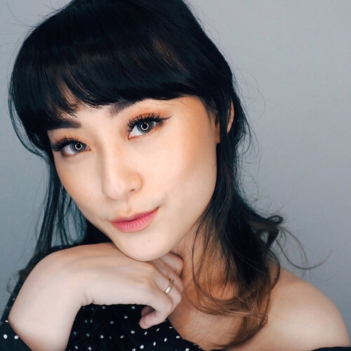 I create simple makeup tutorial for you guysss.. yang kmaren nanya soal makeup simple but still keliatan makeupan , here you go.. video tutorialnya will upload sore ini yaa.. stay tune.. .
.
.
.
.
.
.
.
.
.
#simplemakeup #IndoBeautyGram #Clozetteid #IndoBeautyVlogger #TampilCantik #IVGBeauty #MOTD #ragamkecantikan #Makeuptutorial #CharisCeleb #indobeautysquad @tampilcantik @ragam_kecantikan @indobeautygram #makeup