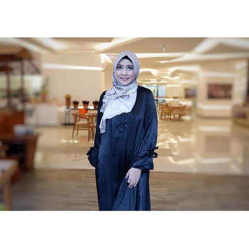 #IHBWorkshop 's ootd.

Hijab: SKALA in Light Brown by @ammarascarves #AmmaraScarves
Dress: Pippa Dress in Black by @nrhxnabilia #nrhxnabilia

And also beautifullly brushed by @ariendasaparimakeup @ariendasapari

_
#ihblogger #IHBWorkshop #rachanlie #lifestyleblogger #clozetteid