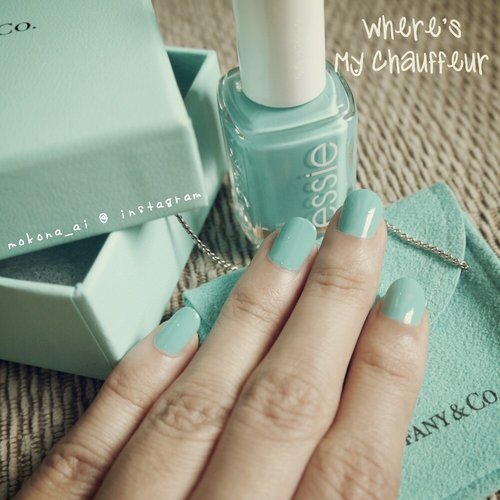 Essie - Where's My Chauffeur
It's one of my favorite tiffany blue nail color.