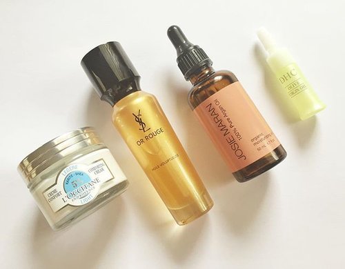 What #skincare for the face I'm using recently, mostly are oils as it safe to use during #pregnancy.
#DHC #ディエイシー #virginoliveoil #DHCskincare #JosieMaran #ショシーマラン #arganoil #YSL #イヴサンローラン #OrRouge #saffron #loccitane #loccitaneenprovence #SheaButter #ロクシタン #beautyaddict #コスメ #clozetteid #fdbeauty #femaledailynetwork