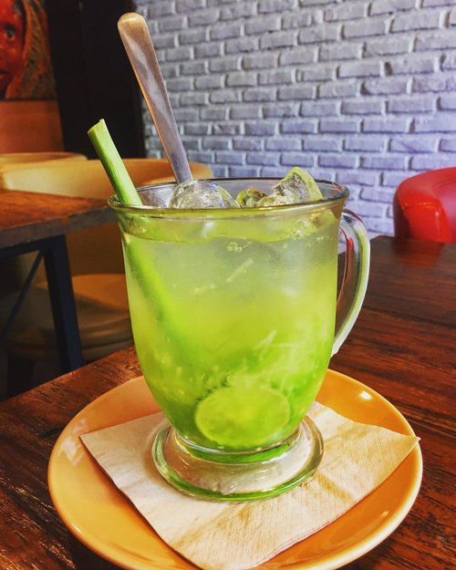 Freshness in a cup of shredded cucumber with slices of kefirlime.
At first I think it’s an authentic beverage from Aceh, but found it at Papua resto. Because why not as we live at the same earth, same country named Indonesia
.
.
#clozetteid #lifestyle #foodie #foodiegram #foodism #foodporn #foodphotography #foodpost #indonesianfood #foodie #foodporn #beverages #indonesianculinary #latepost