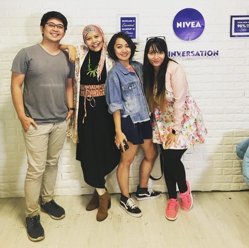 Whatever your style, we’re united by social media. Because we are social people 👋🏻Four tweeps, four fashion statements. Which one is so-you or may be you have your own?In frame:The handsome @siochoy Pretty girlie @chikanadya Cute and smart doctor @adindafala And uhm.. define me puhlease Am to shy to claim my personality 👀..#instagood #clozetteid #OOTD #Lifestyle #anaktwitterharapngumpul #socmedbuddies #fashion #fashionate #fashionableme #fashionpeople #skinversation #tak8erbatas