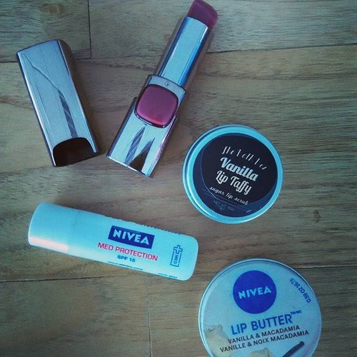 Scrubbing, moisturizing, protecting, and coloring your lips. 
#lipcare #lip #ButterSmile #nature #bathbox #clozetteid #makeup