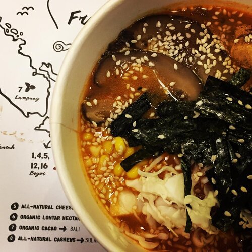 No animal at all, a bowl of ramen soup with mushroom and plants: corn, cabbage, nori, sesame seeds. 
No additional MSG too. Pouring chili flakes on it might be a good idea to make the taste more spicy.
Noodles made from cassava flour too! 🍜
.
.
#instagood #clozetteid #lifestyle #instafoodie #vegan #ramen #foodporn #foodgasm #foodie #foodiegram #foodpost #happyhealthyme #happytummy