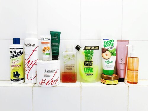 ( #blogged ) | Current bathroom situation :
🍃Mane n Tail Herbal Gro Shampoo
🍃Furatasse Scalp Cleanser
🍃Furatasse Snail Collagen Mask
🍃St Ives Blemish Control Apricot Scrub
🍃Sukin Detoxifying Facial Scrub
🍃Juara Tiare Jasmine Tea Bath & Shower Gel
🍃Original Source Lime Shower
🍃Freeman Bare Foot Peppermint Plum Foot Scrub
🍃Ovale Jasmine Lulur Bali
🍃YSL Beauty Forever Youth Liberator Facial Foam
🍃The Skin Cleansing Oil with lime extract
.
.
.
.
#bodycare #beautyroutine #whatsinmyshower #bblogger #beautygram #skincarediary #skincareblogger #beautyproducts #beautyblogger #fdbeauty #ClozetteID