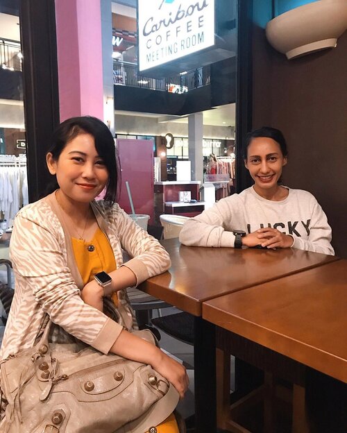 Re-post from story. Akhirnya bertemu jugaa .. 🥰😀 Thanks for the insights mil! 👭🏻 @milasaid ⁣⁣⁣⁣⁣⁣⁣.⁣#meetup #peopleinframe #makemoments #goodvibes #littlestoriesofmylife #clozetteid⁣.⁣.⁣.⁣.⁣.⁣.⁣.⁣.⁣.⁣ #myeverydaymagic #thehappynow #weekendvibes #friendshipgoals #smile #verilymoment #petitejoys #mysquad #instagood #weekendlyfe #hustlehard #hangoutwithfriends #hangout #postthepeople #momentslikethese #nothingisordinary #theartofslowliving #entrepreneurmotivation #latepost #entrepreneurship101 #bloggergirl #blogsociety #discoverunder5k #dailylife