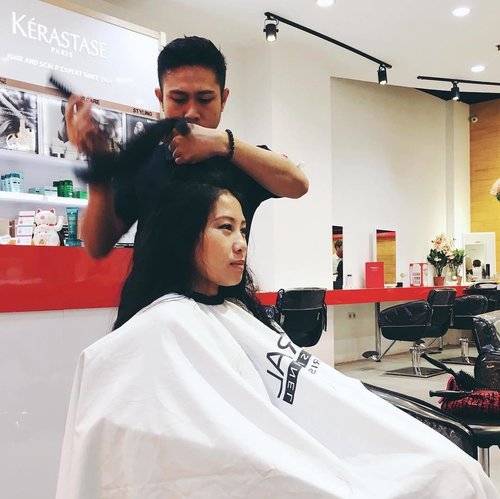 When a girl is having a hard time she would go to 2 places : the shopping mall & the beauty salon (not necessarily in that order 😜).....#widn #igdaily #dailylife #hairsalon #blowbarjkt #love #pampertime #pampered #whatidonow #blessed #bloggerperempuan #beautydiary #clozetteid