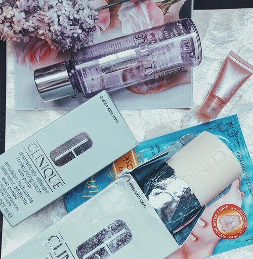 As I mentioned earlier my combo skin is acting crazy and all dry nowadays. Probably due to seasons changing. Therefore, need to change up my #skincareroutine as well. Luckily I got these @clinique 3 steps skincare (minus the second step) for dry skin recently, so I’m gonna try them out. I’ve used #Clinique DDML before but for combi skin. Never tried the dry skin version, so let’s see if it works for me..
.
.
.
.
.
.
#cliniqueindonesia #skincarelove #skincareblogger #bbloggers #clozetteid #fdbeauty #skinessentials #ykskindiary #happyskin