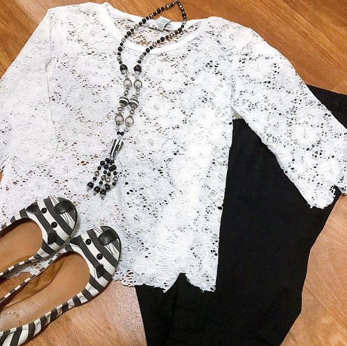 Today's #monochromatic #ootd for iftar with friends. Classic #blacknwhite is always my go-to wardrobe capsule 👀
.
.
.
.
#currentlywearing #fashionflatlay #flatlay #lacestyle #wiwt #bwstylesoftheday #todayiwore #aboutalook #fblogger #realoutfitgram #stylediary #ootdid #wiwtindo #clozetteid