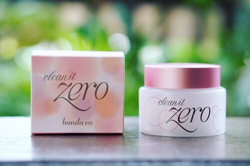 (#blog) | My current favorite cleanser : #BanilaCo Clean It Zero 🌷 Will review soon on zè blog • Say yes to #koreanskincare 🤗
.
.
.
.
#kbeauty #skincareroutine #skincarediary #skincare #rasianbeauty #asianskincare #beautygram  #skincarelove #skincareaddict #indonesianbeautyblogger #indonesianfemaleblogger #bbloggers #fdbeauty #clozetteid