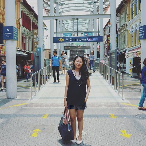 A little #throwback to when we were strolling Chinatown to find the Tintin store 🚶🏻
~ Chinatown, Singapore ~
🔹🔹🔹🔹🔹
#clozettexairasia #backwhen #chinatown #travelstories #travelstyle #makingmemories #clozetteid #yktripdiary