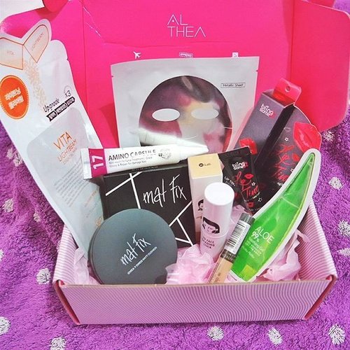 My Pink Box from @altheakorea arrived last Wednesday!

Here's a glimpse of what I purchased there:
⚪Blingsome Lip Tattoo Color - Vega Girlish
⚪3D Face Stick Option - Shading Stick
⚪Cover Perfection Tip Concealer Color
⚪Matt Cushion Color
⚪Two pack of masks & hair perfume treatment

Which one you're curious the most? Tell me!

#beauty #clozetteid #AltheaID #AltheaKorea #shopping #korean #koreanbeauty #koreanmakeup #liptint #shadingstick #cushion #concealer #오늘 #인스타그램 #팔로우 #맞팔해요 #맞팔 #셀카스타그램 #셀피스타그램 #셀카 #셀피 #2016년 #뷰티 #뷰티스타그램 #뷰티블로거 #블로거