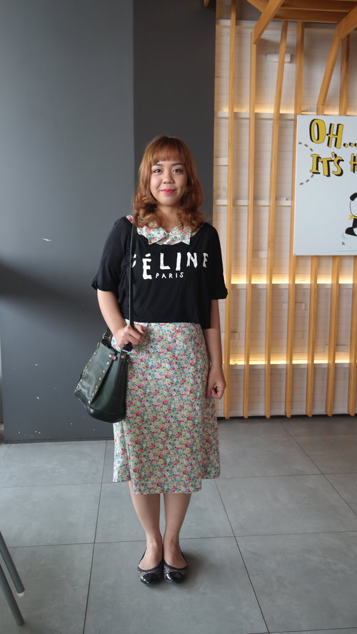 It's hard to mix and match this flowery dress. Thought it was a total failure (I created this at a nearby tailor), but finally found its match! A plain or simple crop tee will do!