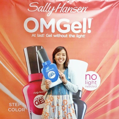 Tried and tested the #OMGel from @sallyhansen_id at its launching event at @thebellyclan

The first gel nail polish that is easier and also can be done by yourself at home! OMGel!

#beauty #beautybloggerid #clozetteid #sallyhansen #nail