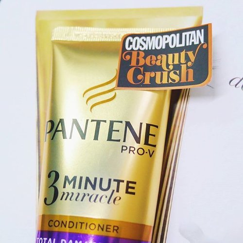 Got a pretty surprise from @cosmoindonesia very first Beauty Crush and I got this @panteneid 3 Minute Miracle ❤❤❤❤ #beauty #utotia #utotiabeauty #beautyblogger #pantene #cosmopolitan #HairMiracle #clozetteid
